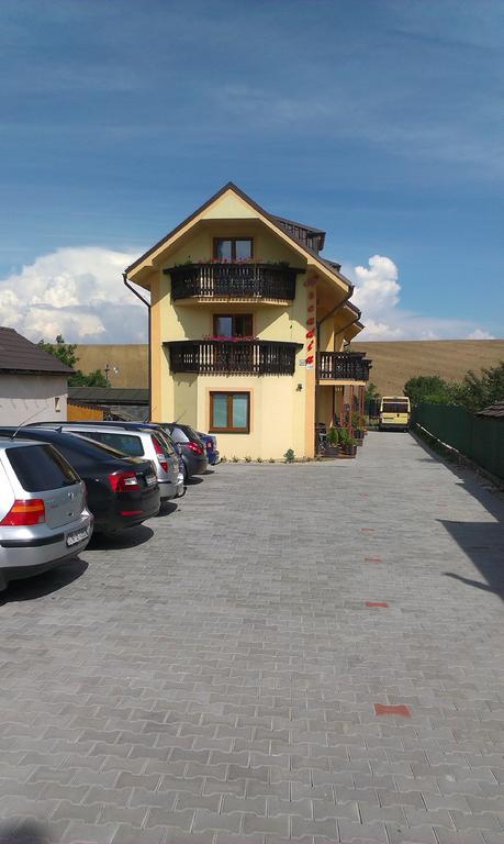 Privat Arcadia Appartement Podhájska Buitenkant foto