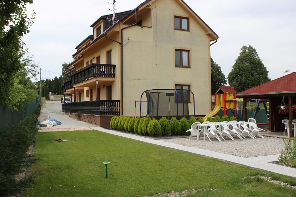 Privat Arcadia Appartement Podhájska Buitenkant foto