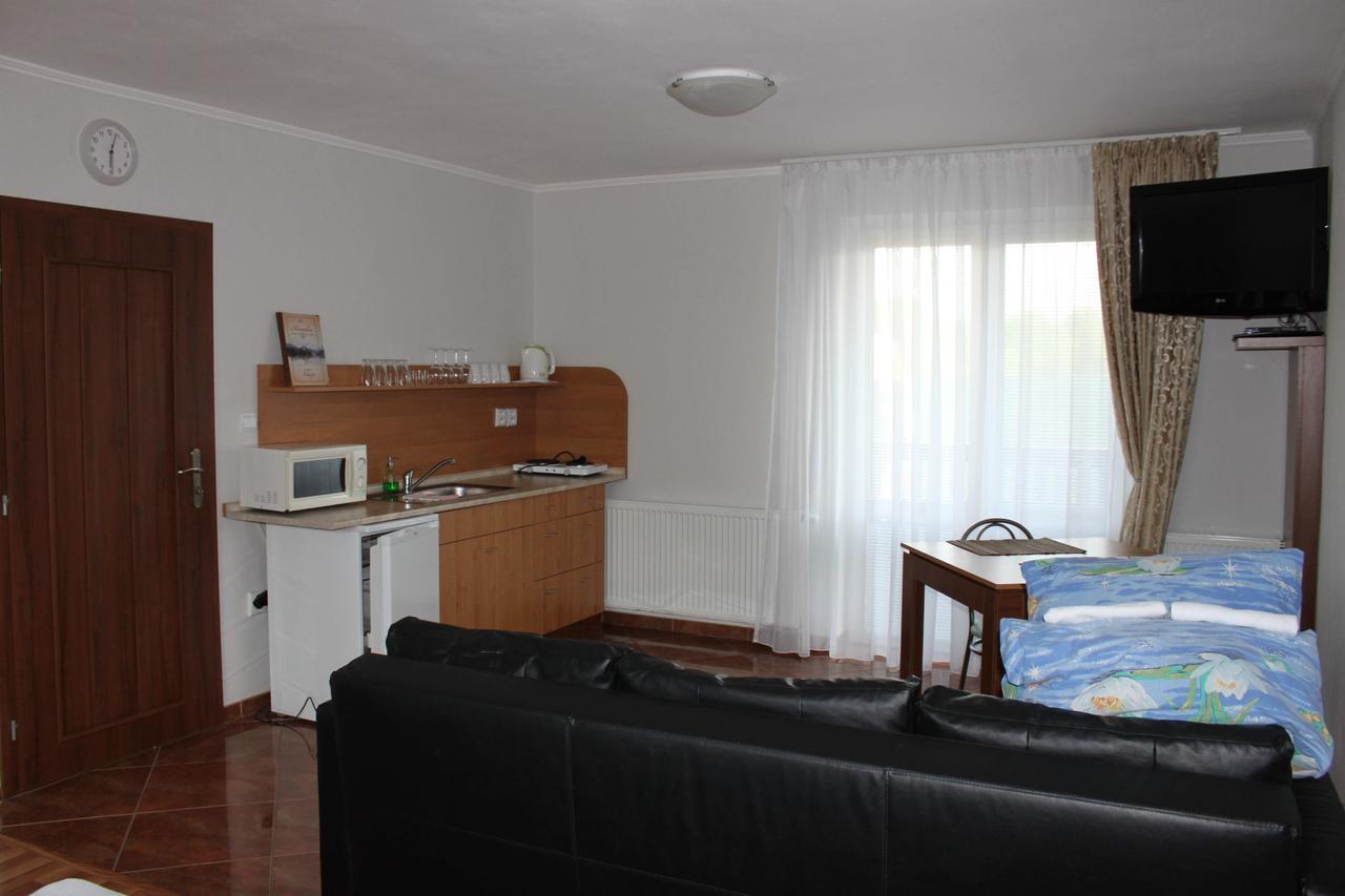 Privat Arcadia Appartement Podhájska Buitenkant foto