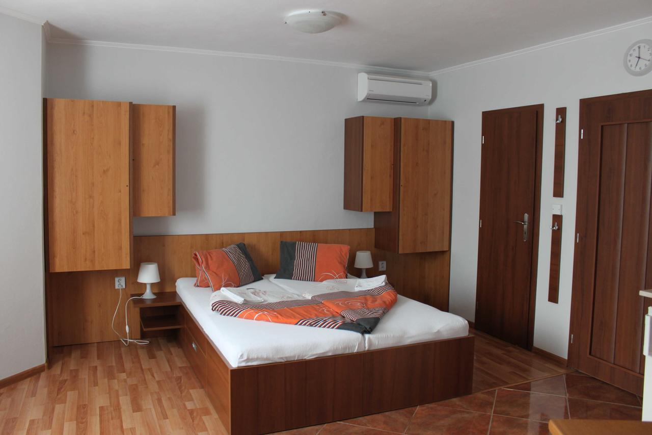 Privat Arcadia Appartement Podhájska Buitenkant foto