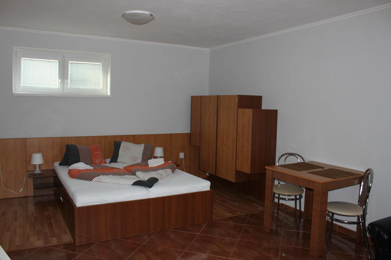 Privat Arcadia Appartement Podhájska Buitenkant foto